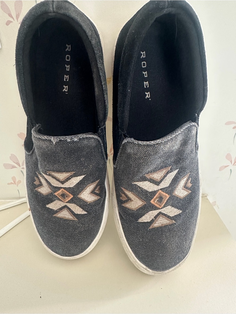 Roper Women's Black Slip-On Mules with Tan & Cream Aztec Embroidery